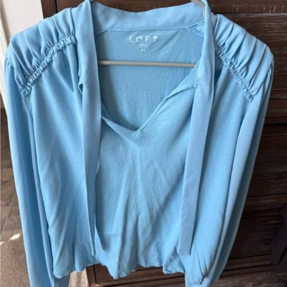 LOFT Women's Sky Blue Blouse XL